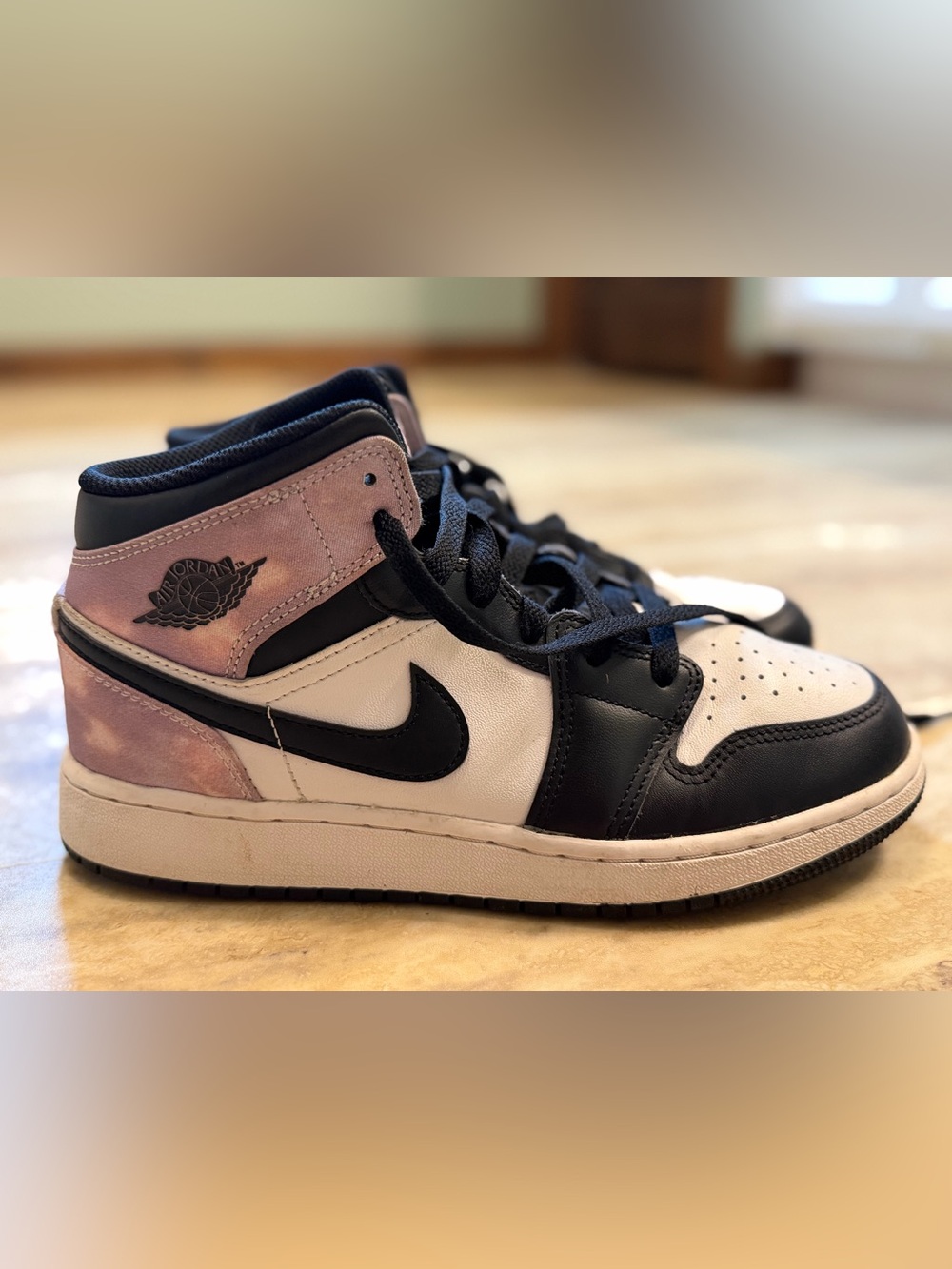 Kids Black, White & Purple High-Top Nike Air Jordan 1 mid Shoes